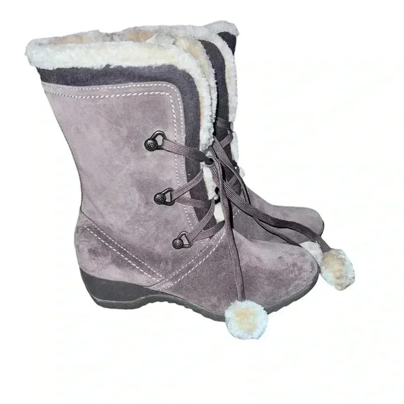 NWT Sporto Betsey PomPom side Zip Suede Leather Snow Boots 7.5 W Wide - Picture 1 of 5